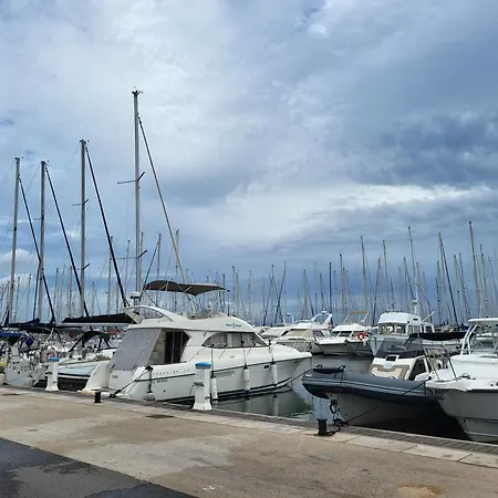Sur Le Port Apartment Hyères